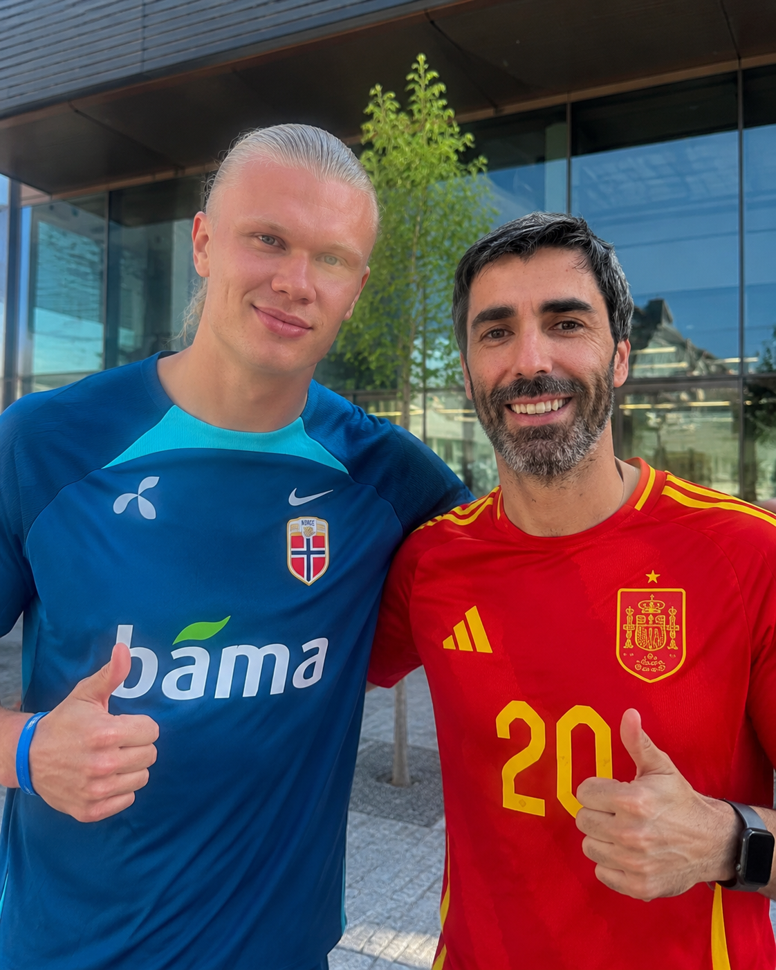 Ultra-Realistic Football Fan Meet-Up Photo – Celebrity Athlete Encounter Masterpiece AI prompt World Cup 2026